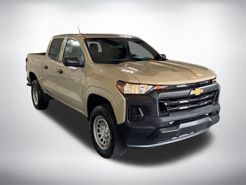 Used 2023 Chevrolet Colorado W/T image 7