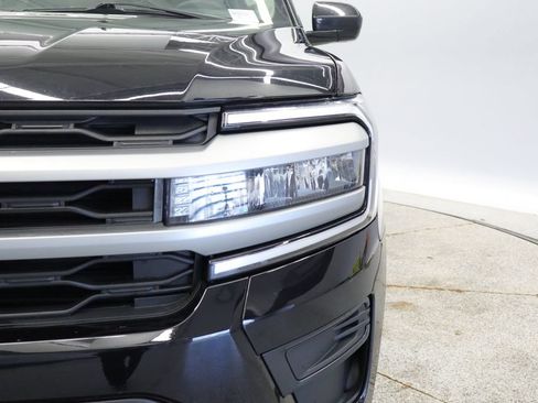 Used 2024 Ford Expedition XLT AWD/4WD image 13
