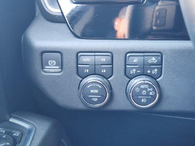 Used 2024 Chevrolet Silverado 1500 LTZ AWD/4WD image 22