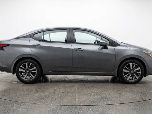 Used 2025 Nissan Versa SV image 11