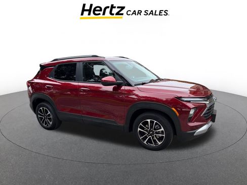 Used 2025 Chevrolet TrailBlazer LT image 1