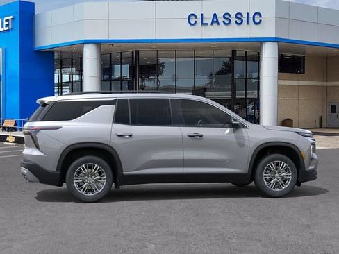 New 2027 Chevrolet Traverse LT w/ Driver Confidence Package FWD image 5