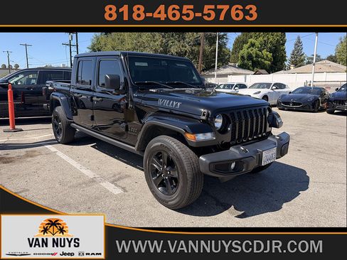 Used 2021 Jeep Gladiator Sport AWD/4WD image 1