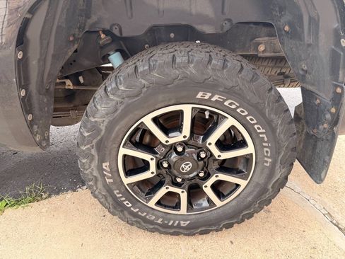 Used 2015 Toyota Tundra SR5 w/ TRD Off Road Package AWD/4WD image 36