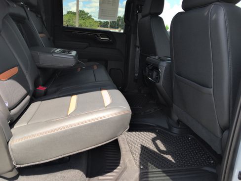 Used 2025 GMC Sierra 2500 AT4 w/ AT4 Premium Plus Package AWD/4WD image 14