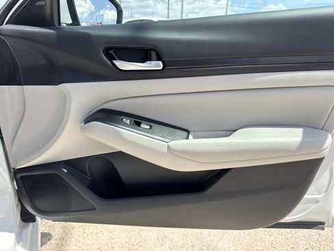 Used 2024 Nissan Altima 2.5 SV w/ SV Premium Package image 13