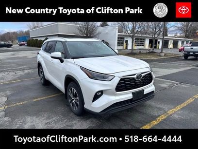 Used 2023 Toyota Highlander XLE