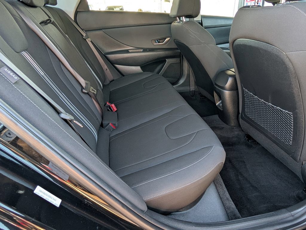 Used 2025 Hyundai Elantra SEL FWD image 22