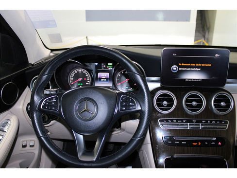 Used 2019 Mercedes-Benz GLC 350e 4MATIC image 29
