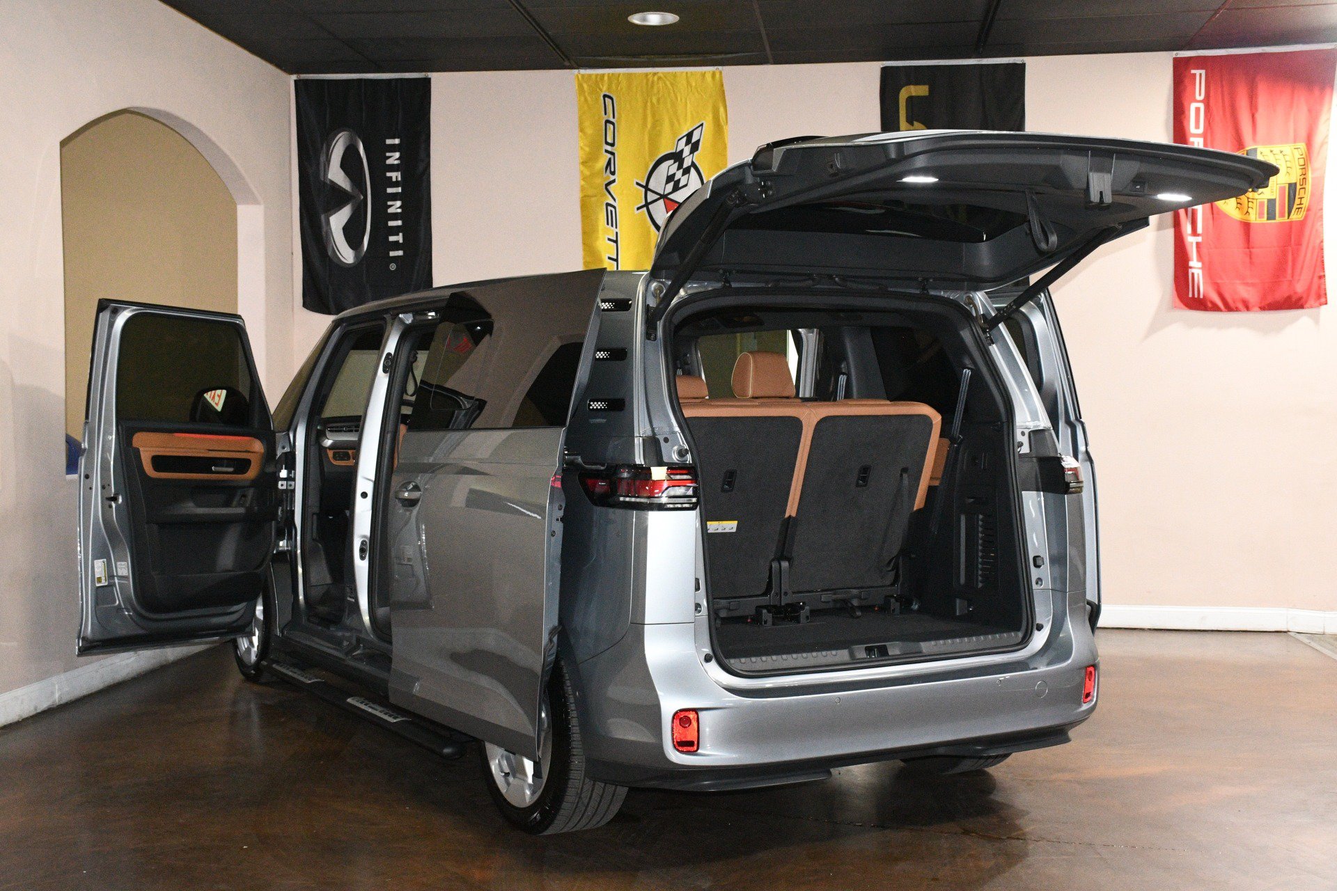 Used 2025 Volkswagen ID. Buzz Pro S RWD image 92