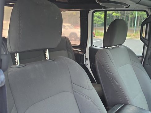 Used 2018 Jeep Wrangler Unlimited Sport AWD/4WD image 25