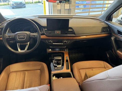 Certified 2022 Audi Q5 2.0T Premium w/ Convenience Package AWD/4WD image 11