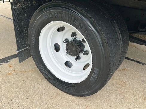 Used 2018 Isuzu NPR RWD image 7