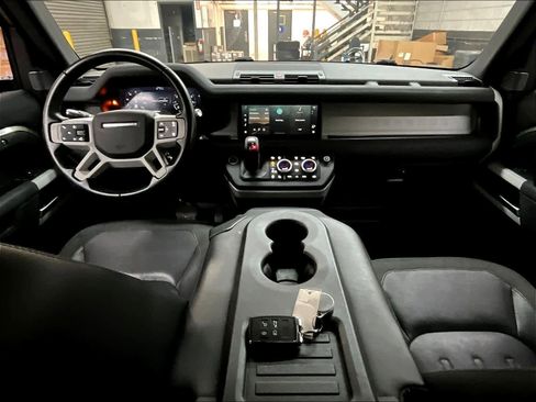 Used 2021 Land Rover Defender 90 First Edition AWD/4WD image 17