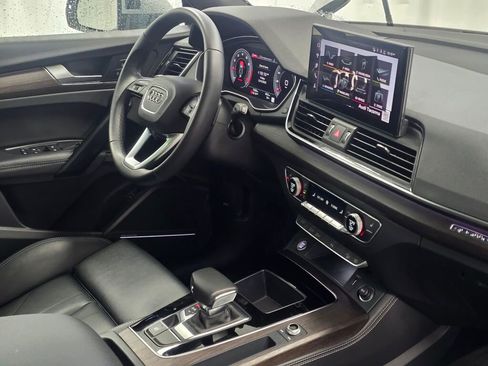 Certified 2025 Audi Q5 2.0T Premium Plus image 28