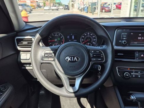 Used 2017 Kia Optima LX FWD image 11