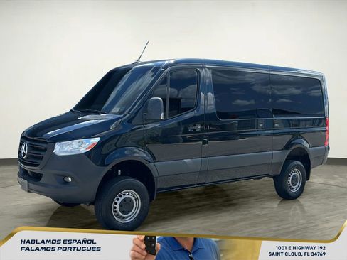 Used 2024 Mercedes-Benz Sprinter 2500 image 2