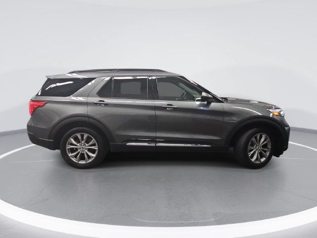 Certified 2023 Ford Explorer XLT w/ Equipment Group 202A RWD image 2