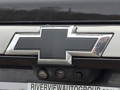 Used 2023 Chevrolet Traverse RS image 30