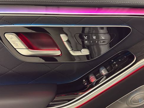 New 2025 Mercedes-Benz S 580e 4MATIC Sedan image 16