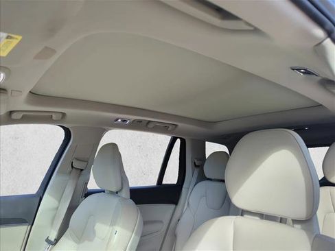 Used 2020 Volvo XC90 T5 Momentum w/ Protection Package Premier image 16