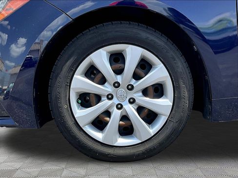 Used 2021 Toyota Corolla LE w/ Carpet Mat Package (TMS) FWD image 31
