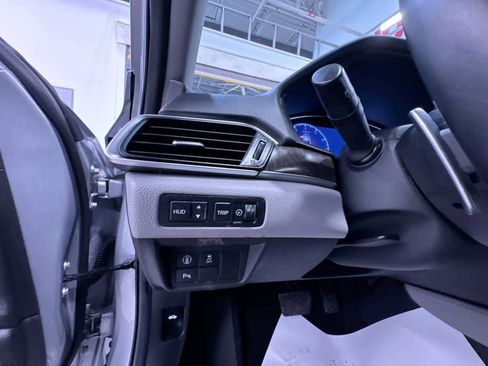 Used 2019 Honda Accord Touring image 16