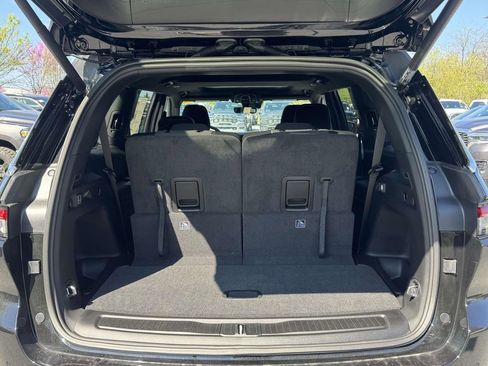 New 2026 Jeep Grand Cherokee L Laredo AWD/4WD image 31