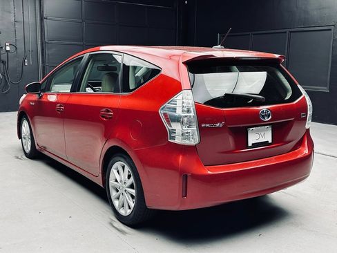 Used 2012 Toyota Prius V Five FWD image 5