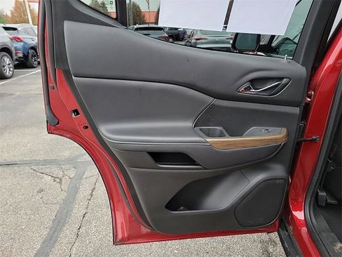 Used 2023 GMC Acadia SLE w/ Driver Convenience Package image 15