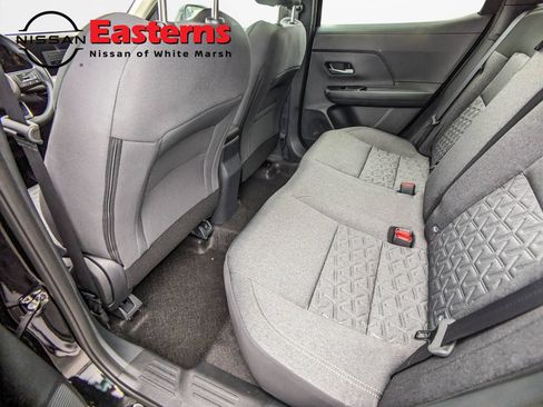 Used 2025 Nissan Kicks SV AWD/4WD image 17