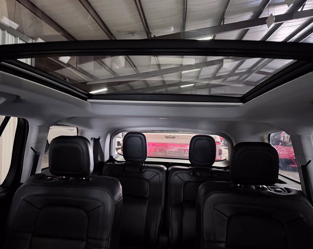 Used 2025 Lincoln Aviator Reserve w/ Illumination Package RWD image 17