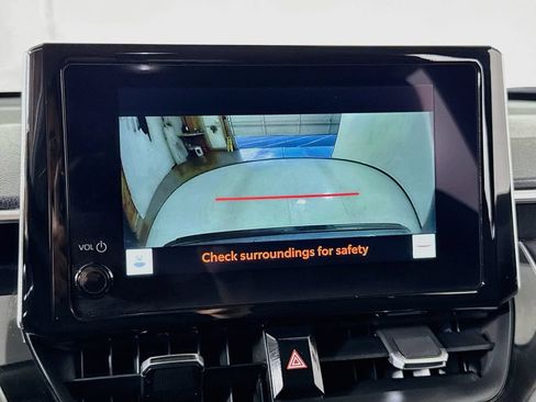 Used 2024 Toyota Corolla Cross XLE AWD/4WD image 31