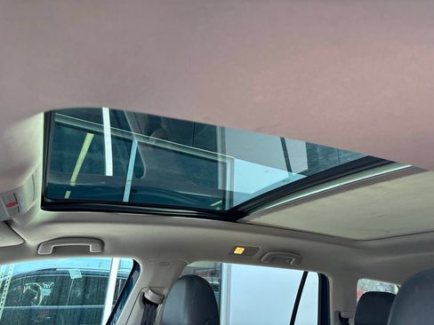 Used 2019 Volkswagen Atlas SEL Premium AWD/4WD image 18
