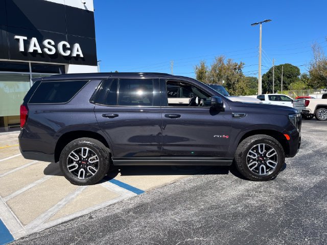 Used 2023 GMC Yukon AT4 w/ Technology Package AWD/4WD image 8