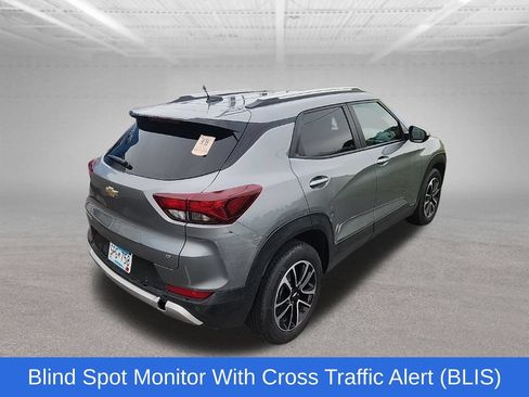 Used 2024 Chevrolet TrailBlazer LT w/ LT Cold Weather Package FWD image 3