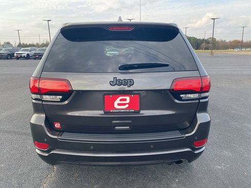 Used 2021 Jeep Grand Cherokee Laredo X image 7