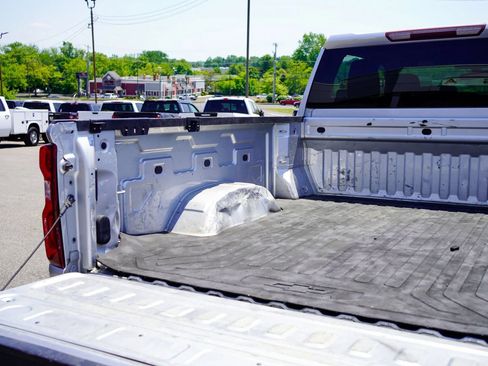 Used 2021 Chevrolet Silverado 2500 Custom w/ Custom Value Package AWD/4WD image 18