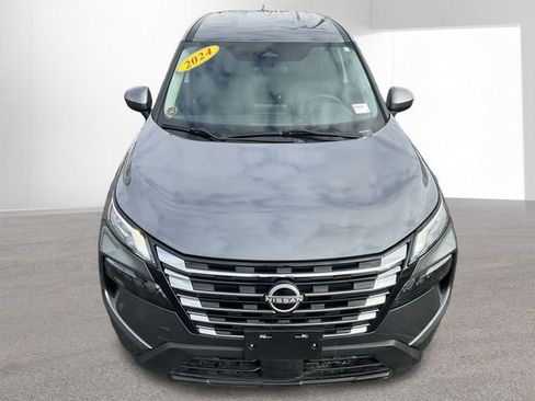 Used 2024 Nissan Rogue SV image 32