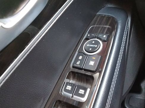 Used 2019 Kia Sorento FWD image 25