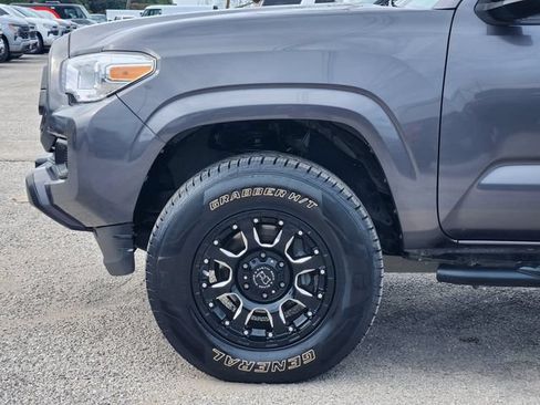 Used 2022 Toyota Tacoma SR AWD/4WD image 8