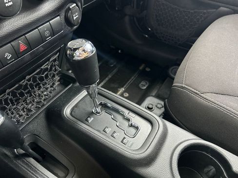 Used 2015 Jeep Wrangler Unlimited Sahara w/ Dual Top Group image 26