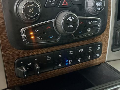 Used 2017 RAM 2500 Laramie AWD/4WD image 23