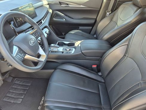 Used 2025 INFINITI QX60 Luxe w/ Vision Package image 19