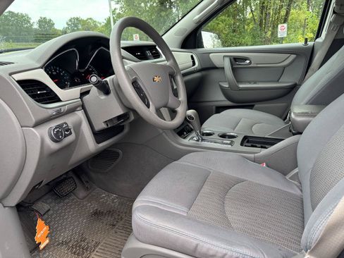 Used 2014 Chevrolet Traverse LS FWD image 16