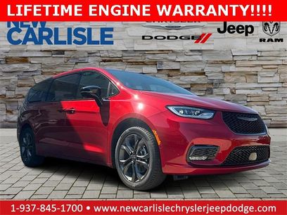 New 2026 Chrysler Pacifica Select