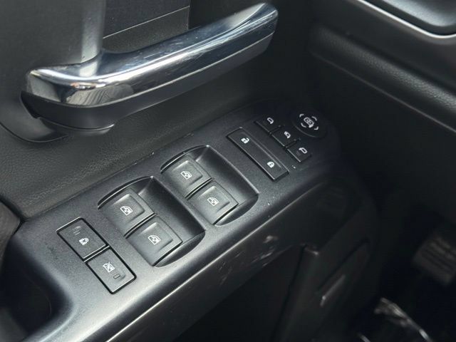 Used 2018 GMC Sierra 1500 SLT AWD/4WD image 33