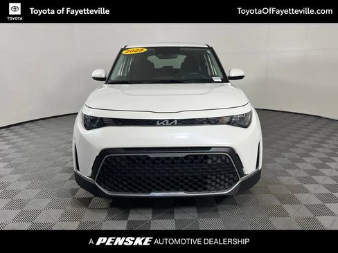 Used 2025 Kia Soul LX FWD image 7