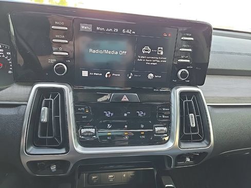 Used 2021 Kia Sorento EX w/ Panoramic Sunroof Package AWD/4WD image 7