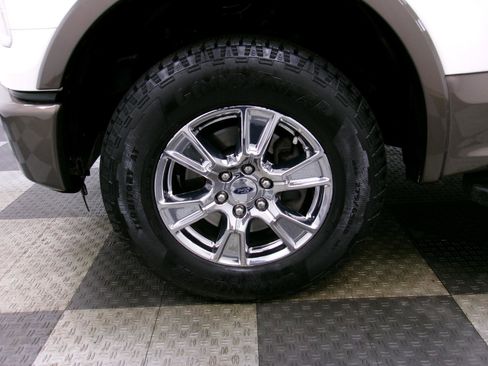 Used 2015 Ford F150 Lariat image 17